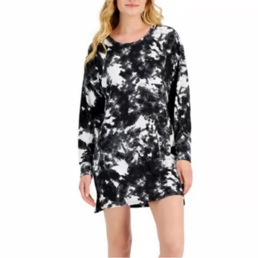 Jenni Women’s Super-Soft Sleep-Shirt White Dynamic Tiedye Size Medium